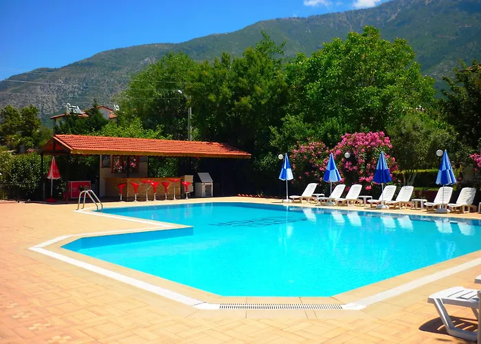 The Valley Hotel 2*
