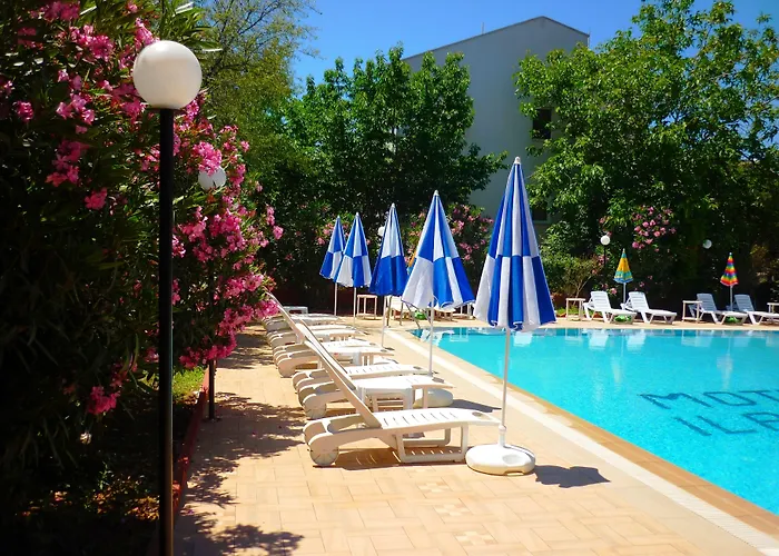 The Valley Hotel 2*