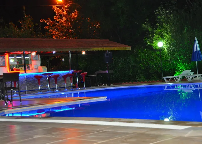 The Valley Hotel 2*