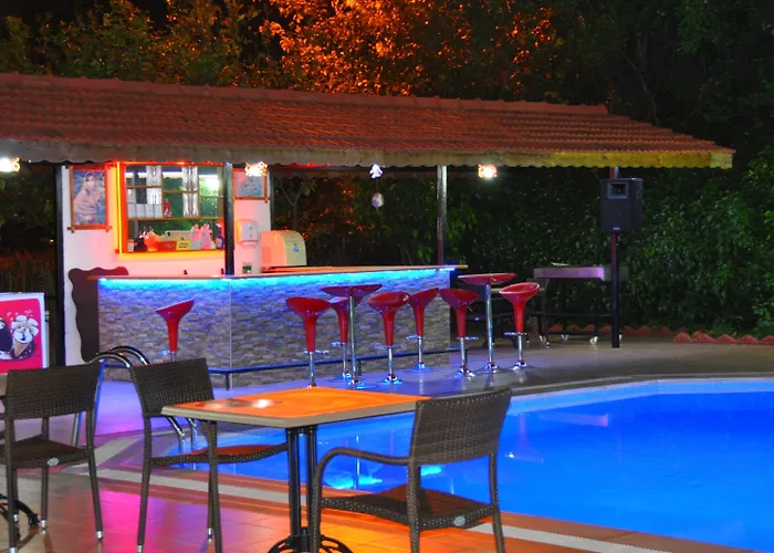 The Valley Hotel 2*