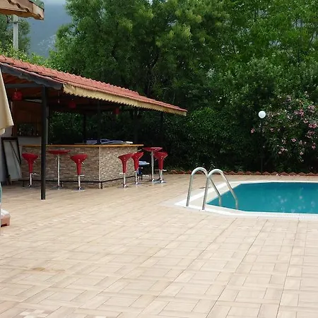 The Valley Otel 2*