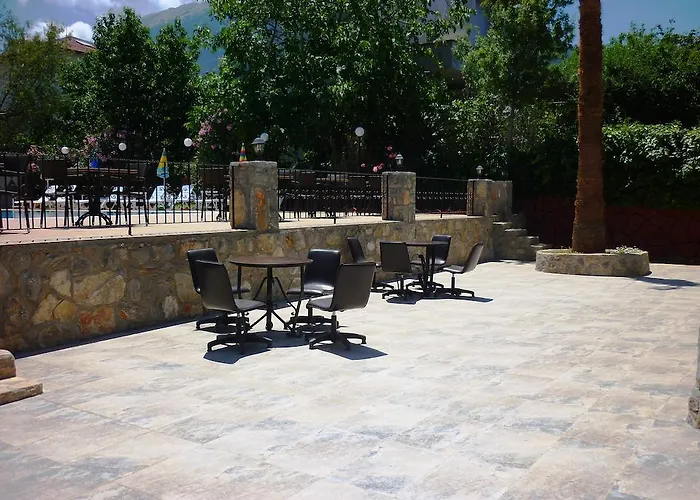 Ξενοδοχείο The Valley 2*