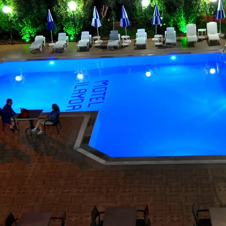 The Valley Hotel 2*